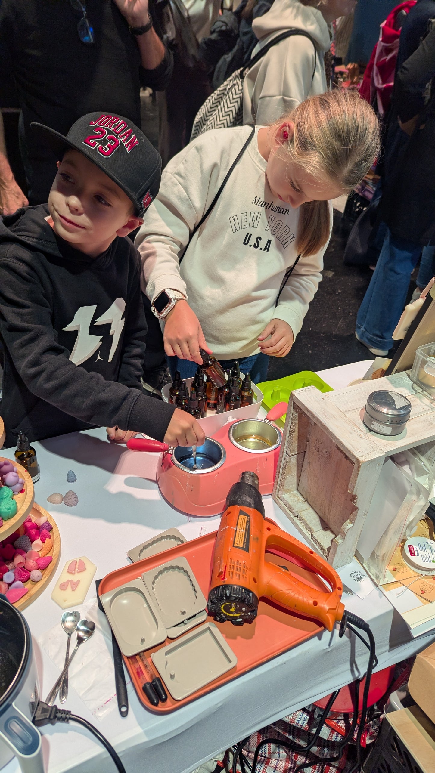 DIY Duftanhänger aus Wachs: Ein botanisches Kreativ-Event in Tübingen