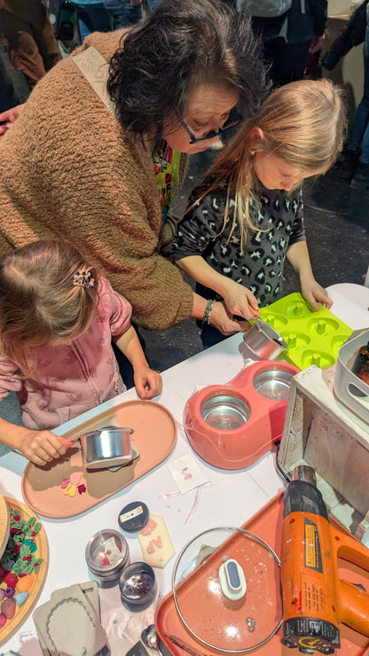 DIY Duftanhänger aus Wachs: Ein botanisches Kreativ-Event in Tübingen