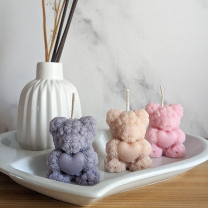 Rose Bär Kerze in 3 Farben, lila, rosa und beige jeweils mit einem süßen Herz