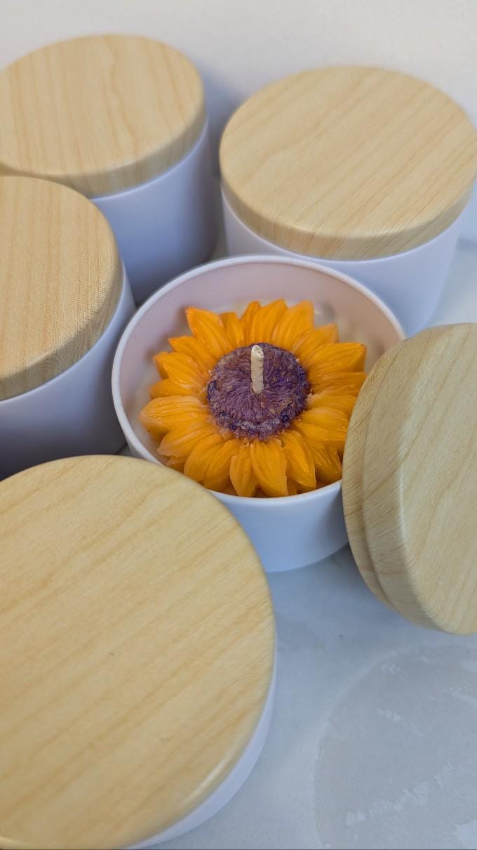 Summer Sunflower Candle, Floral and Fruity Soy Wax Scented Candle, Gift for Weddings favours, Flower Scents housewarming gift idea couples