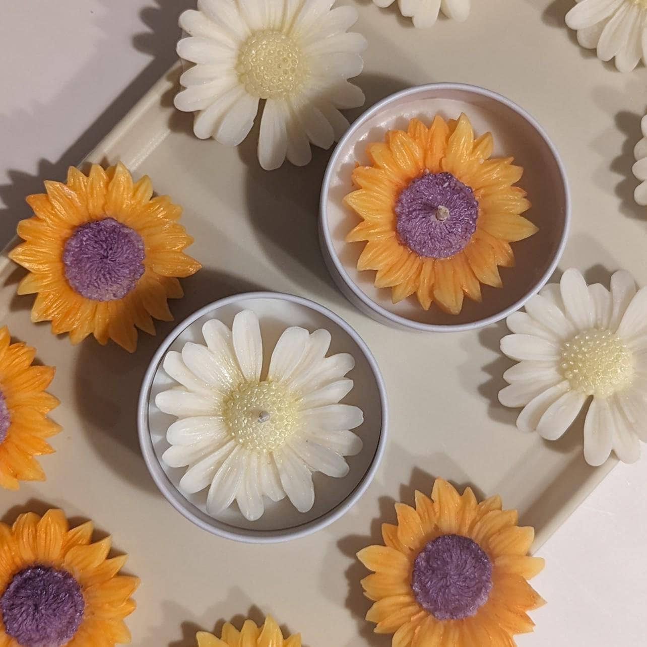 Summer Sunflower Candle, Floral and Fruity Soy Wax Scented Candle, Gift for Wedding favours gifting, Floral Scents room decor summer candle